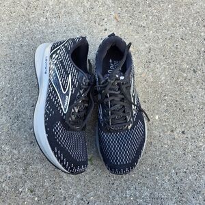 Brooks Levitate  Sneaker Women Size 9
